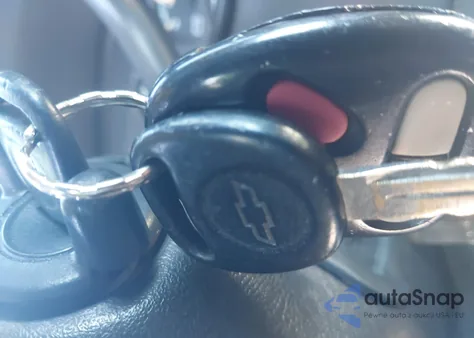 2000 Chevrolet Silverado 1500 Ls z USA, uszkodzony, nr VIN 1GCEK14T2YE137496